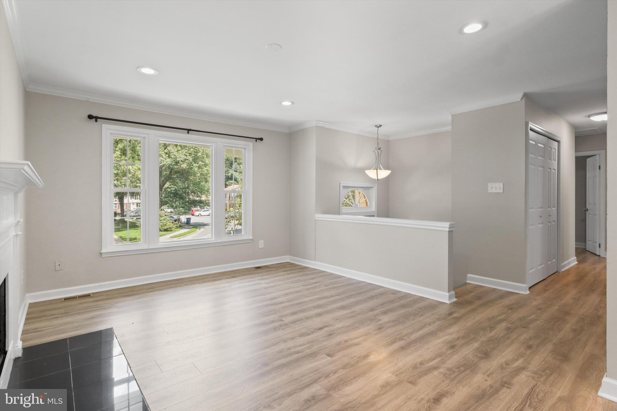 8583 Tyrolean Way Springfield, VA 22153 - Photo 3 of 27 Beautiful hardwood flooring!