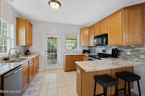 $585,000 | 1400 Applethorn Drive, Apex, NC 27502
