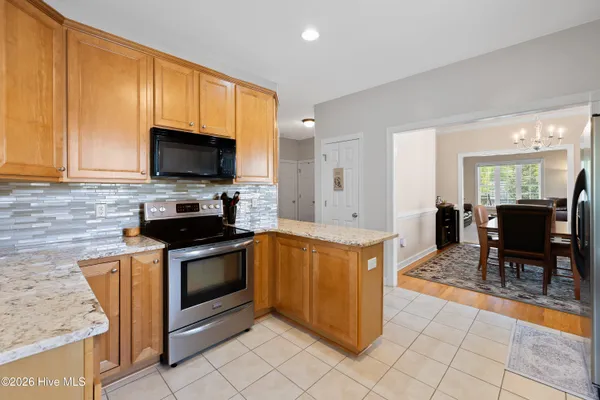 $585,000 | 1400 Applethorn Drive, Apex, NC 27502