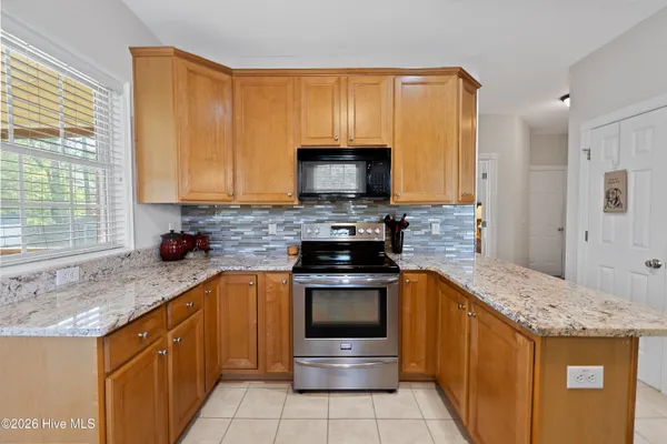 $585,000 | 1400 Applethorn Drive, Apex, NC 27502