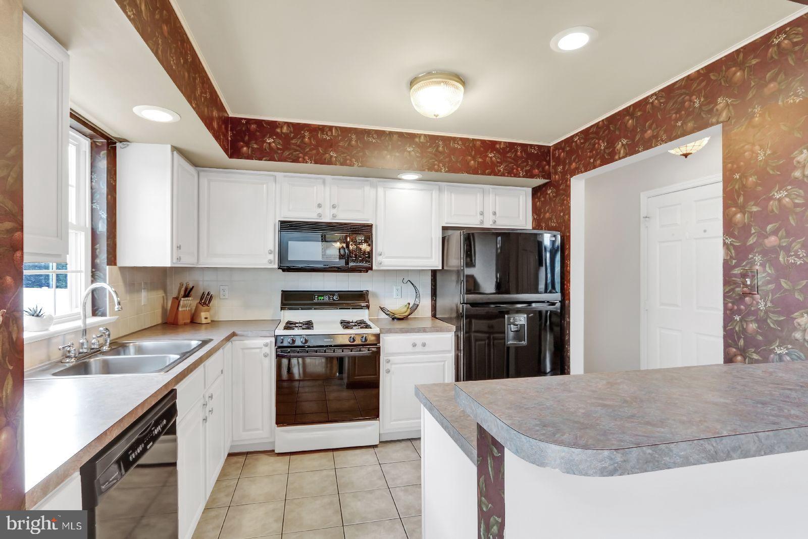 55 Olde Hickory Road Mount Wolf, PA 17347 - Photo 8 of 47 Gallery Image 8