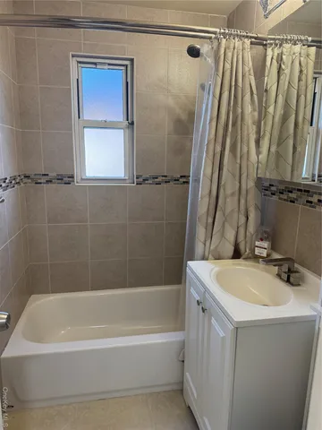 $198,000 | 198-44 Pompeii Avenue, Unit 1A | Holliswood Jamaica