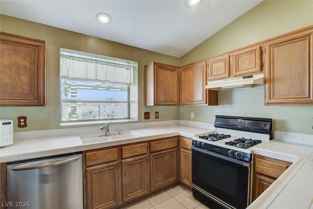 554 Sandbar Court Henderson, NV 89002 - Photo 7 of 36