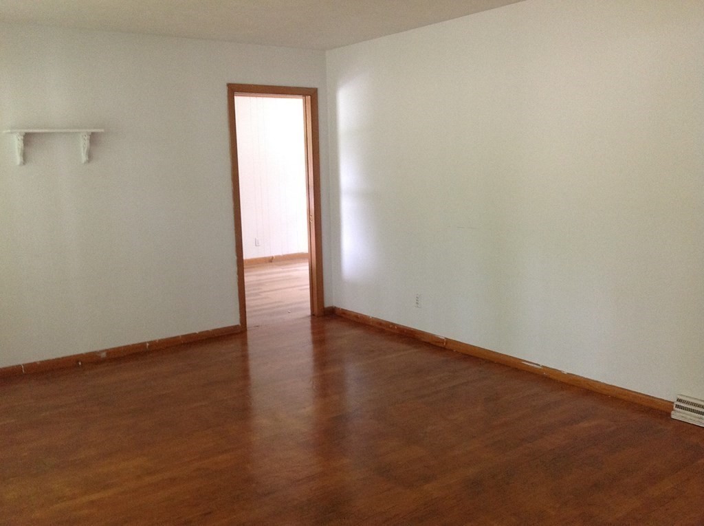 141 Bremen Street Springfield, MA 01108 - Photo 8 of 17 Gallery Image 8