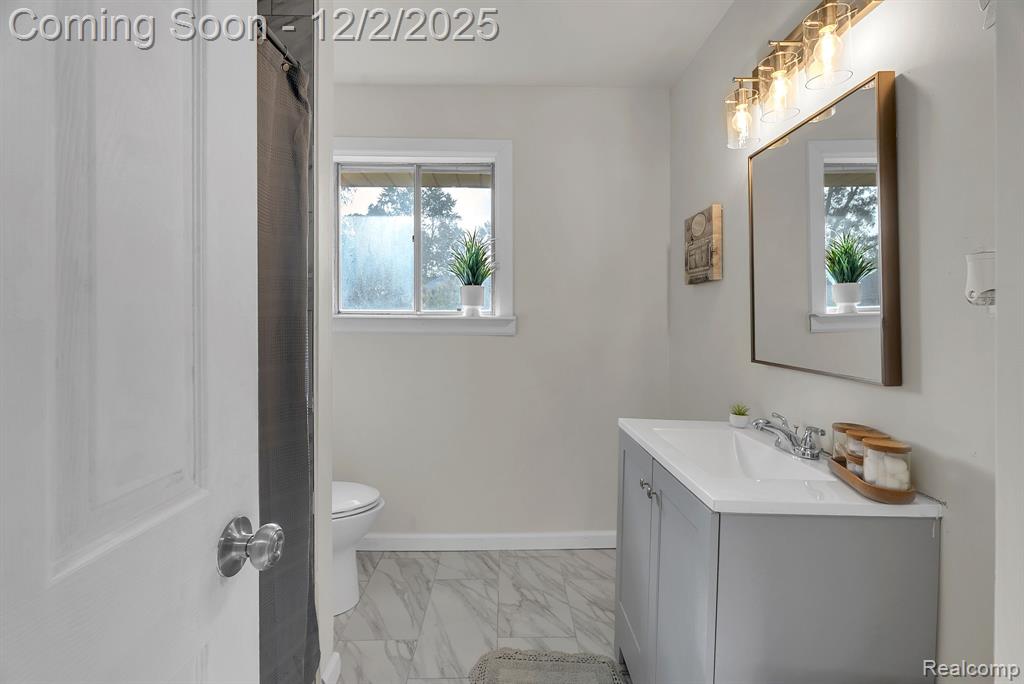 17150 Wakenden Redford, MI 48240 - Photo 13 of 35