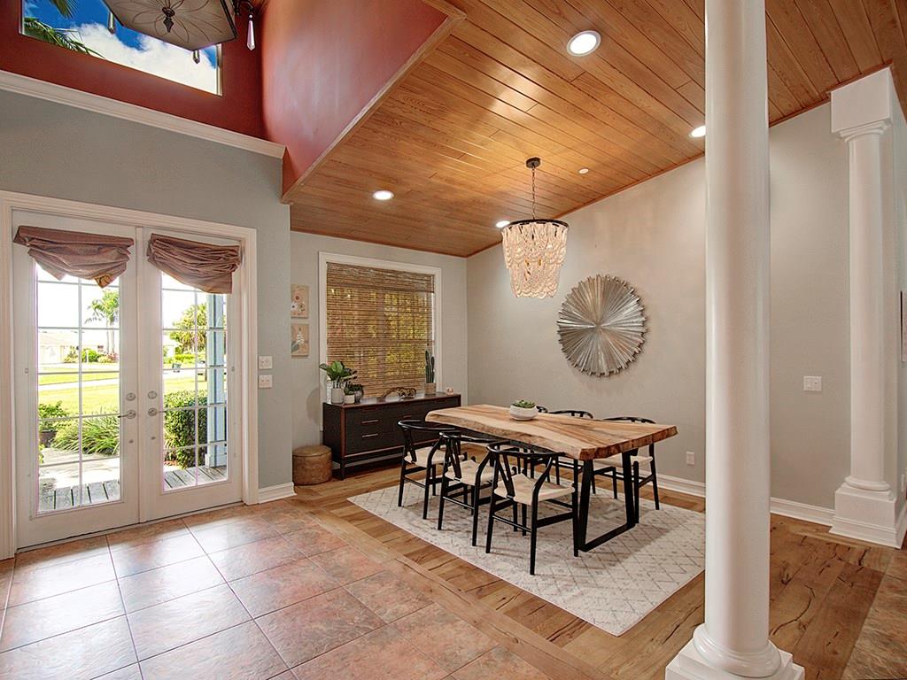 879 Southeast Waterside Way Stuart, FL 34997 - Photo 4 of 37 Gallery Image 4
