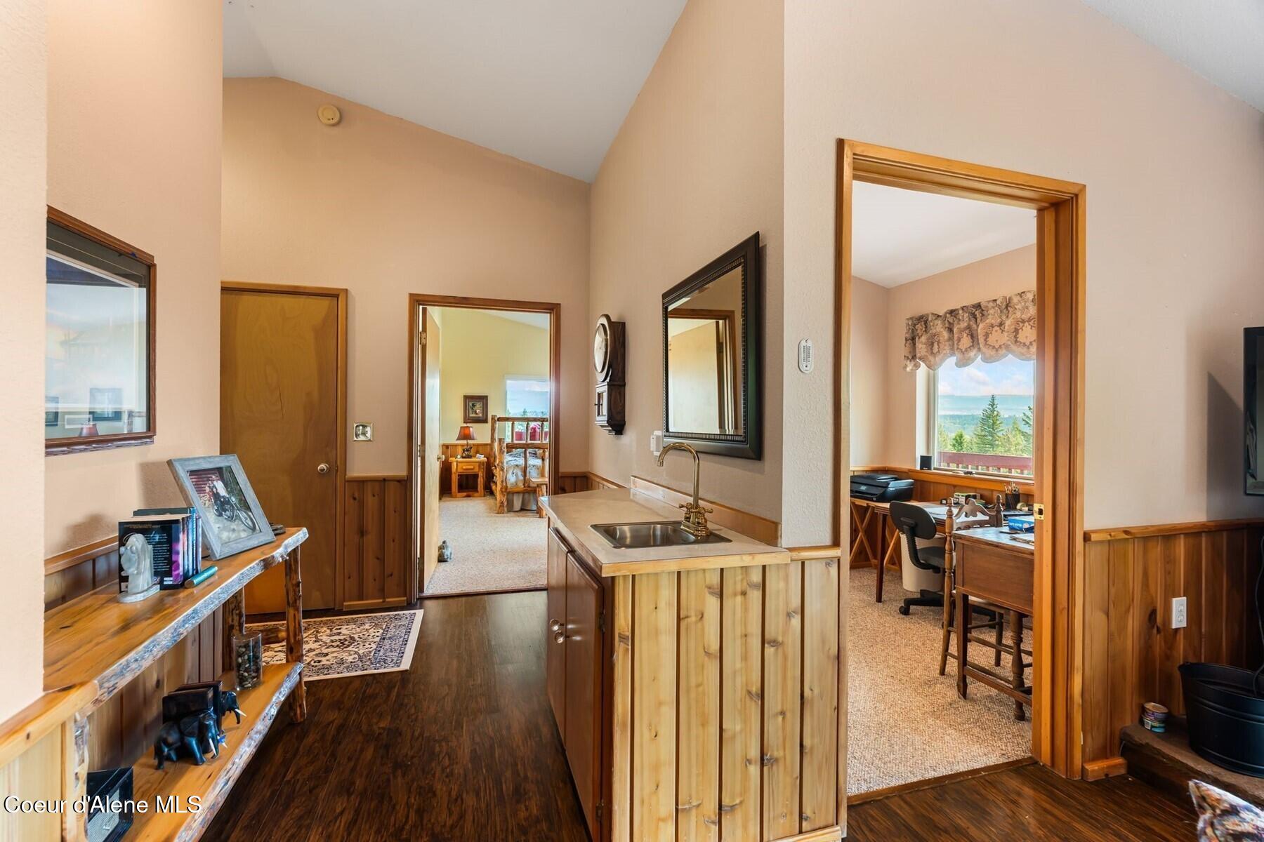 4456 West Side Road Bonners Ferry, ID 83805 - Photo 46 of 77 Hallway