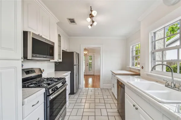 $5,000 | 3120 South Julia Circle, Tampa, FL 33629