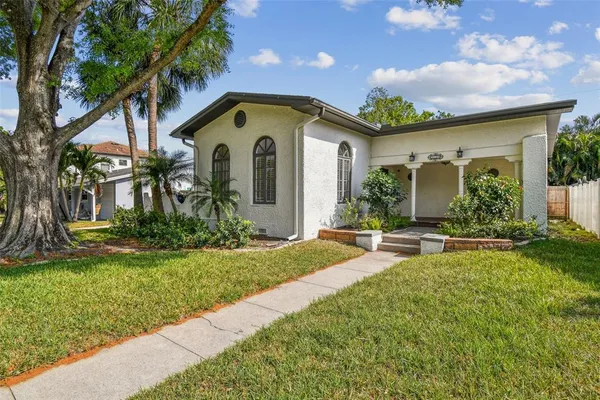 $5,000 | 3120 South Julia Circle, Tampa, FL 33629