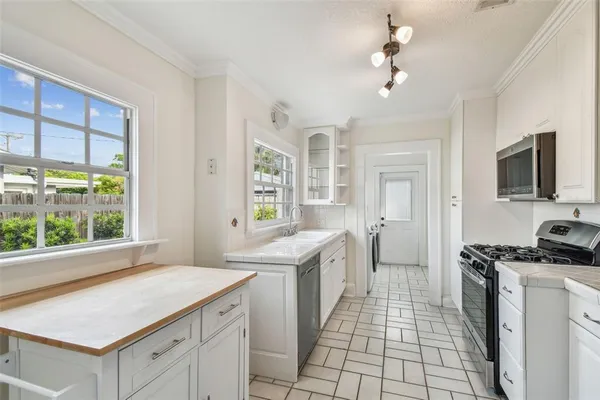 $5,000 | 3120 South Julia Circle, Tampa, FL 33629