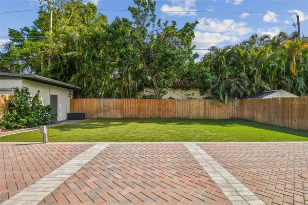 $5,000 | 3120 South Julia Circle, Tampa, FL 33629