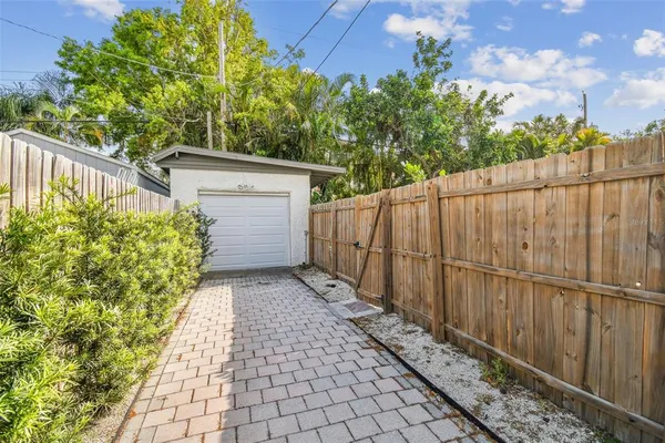 $5,000 | 3120 South Julia Circle, Tampa, FL 33629