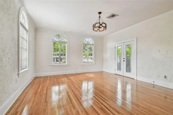 $5,000 | 3120 South Julia Circle, Tampa, FL 33629