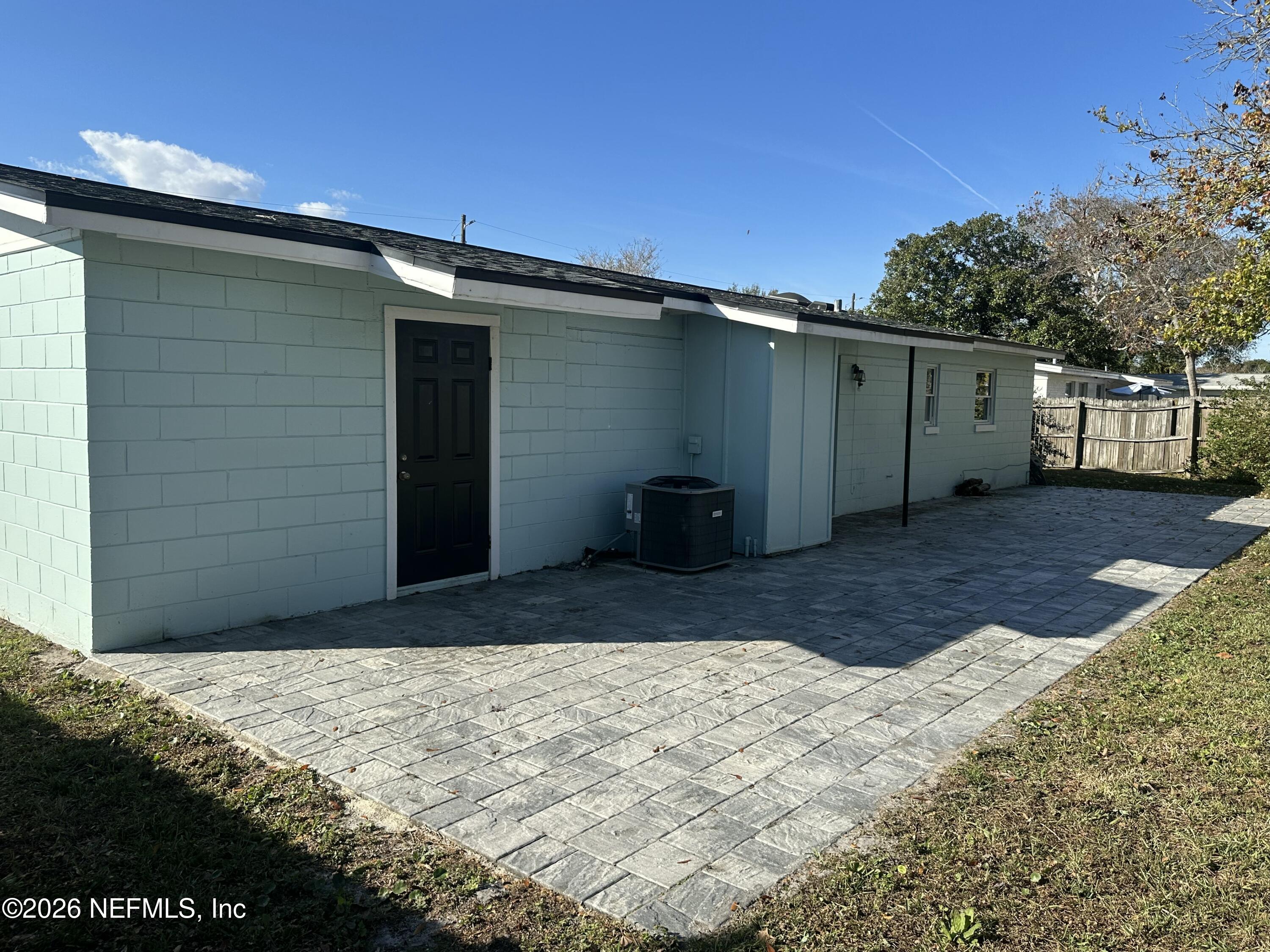 365 Sargo Road Atlantic Beach, FL 32233 - Photo 21 of 23 a view of backyard of house