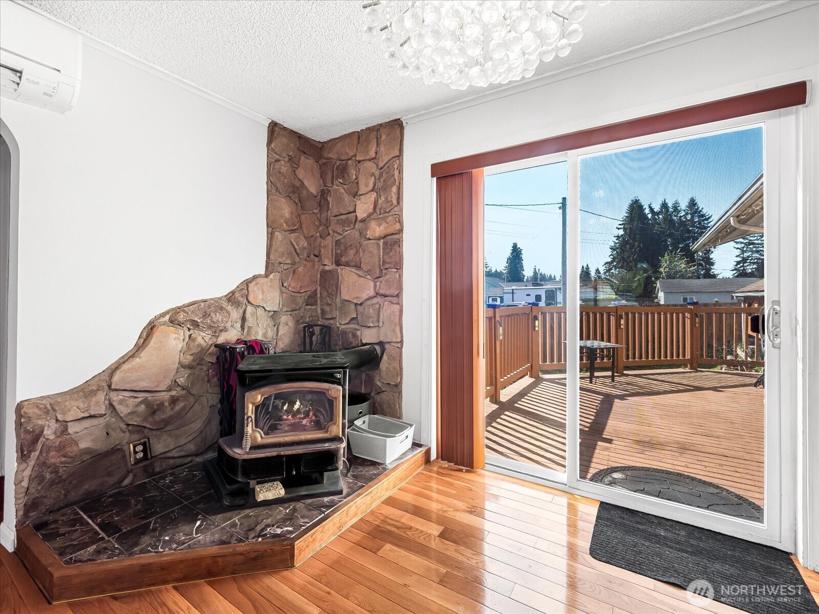 2210 63rd Street Southeast Everett, WA 98203 - Photo 5 of 36