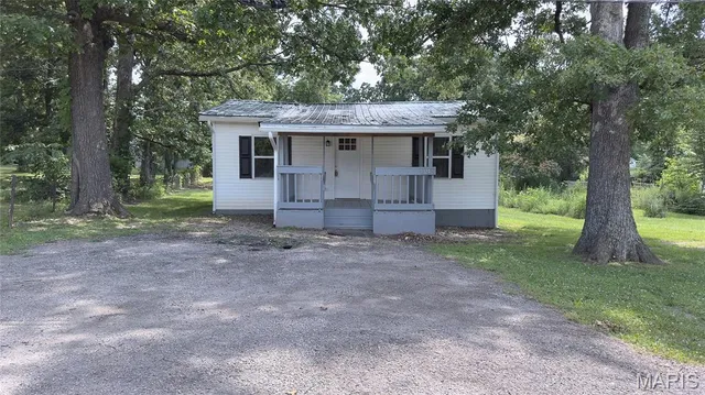 $129,900 | 10240 Silverleaf Road, Mineral Point, MO 63660