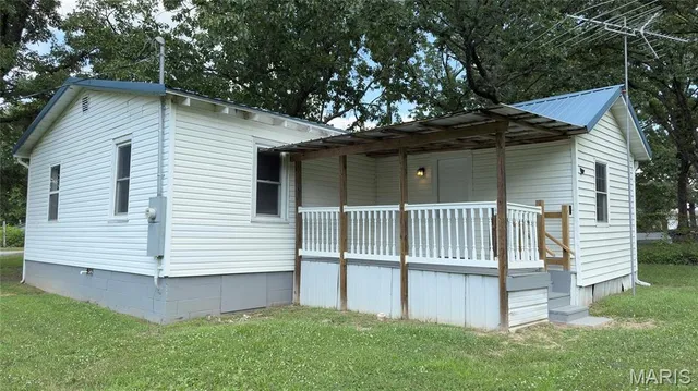 $129,900 | 10240 Silverleaf Road, Mineral Point, MO 63660