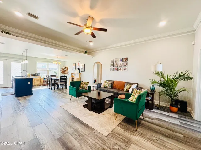 $2,199 | 425 Shadecrest Drive, Panama City, FL 32404