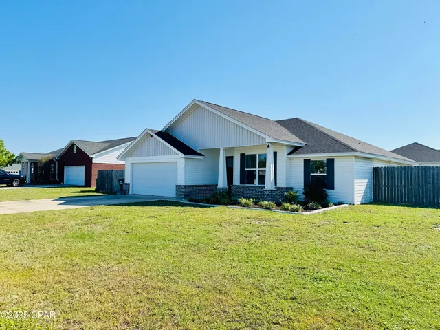 $2,199 | 425 Shadecrest Drive, Panama City, FL 32404