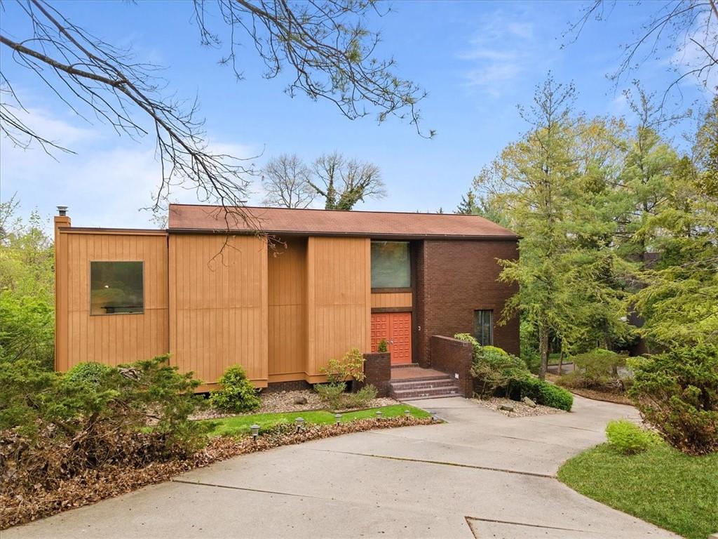4 Winthrop Road Carnegie, PA 15106 - Photo 2 of 25 Gallery Image 2
