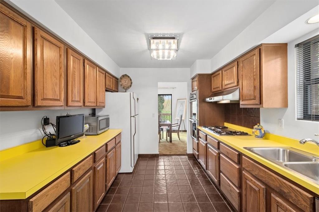 4 Winthrop Road Carnegie, PA 15106 - Photo 10 of 25 Gallery Image 10