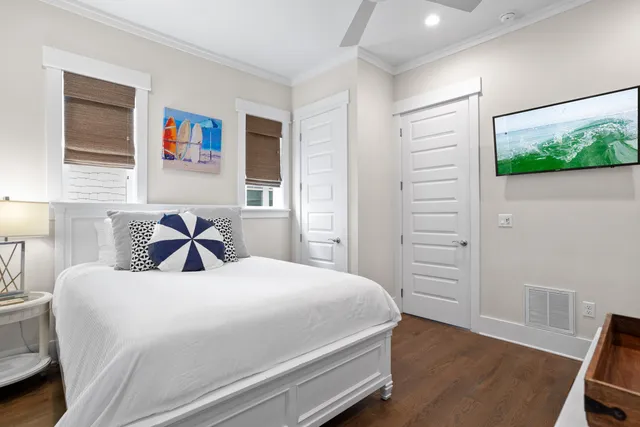 a view of livingroom with washer and dryer