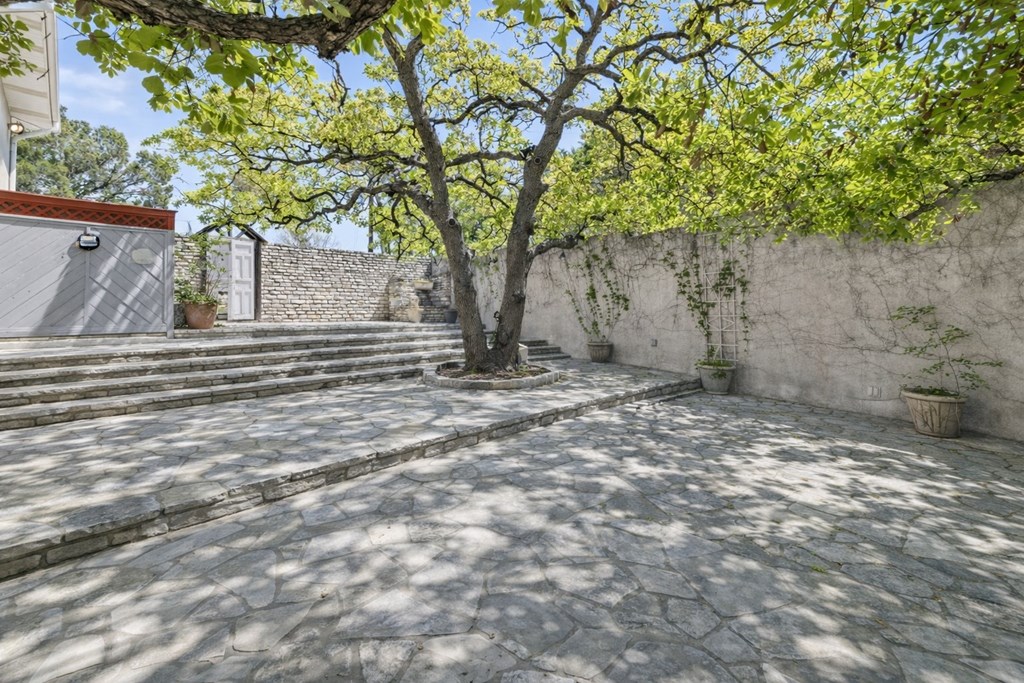 224 Ranch Rim Drive West Ingram, TX 78025 - Photo 11 of 47