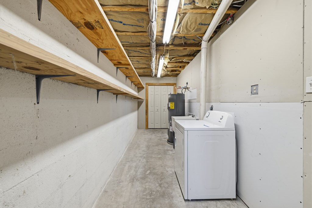 224 Ranch Rim Drive West Ingram, TX 78025 - Photo 40 of 47 Laundry