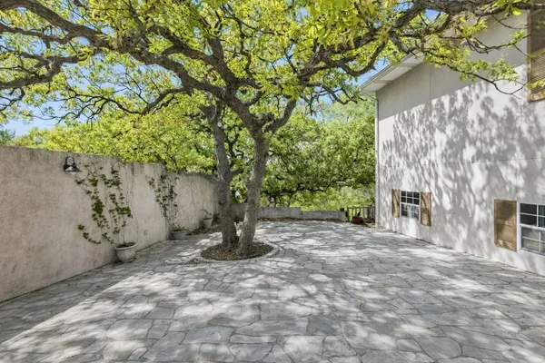 $600,000 | 224 Ranch Rim Drive West, Ingram, TX 78025