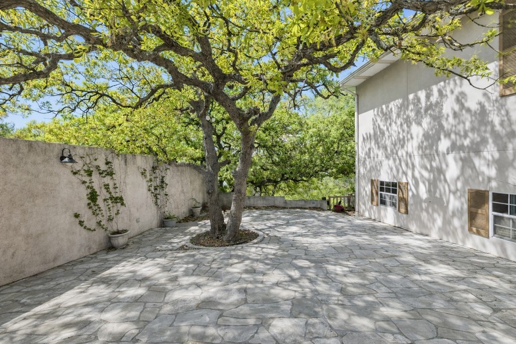 224 Ranch Rim Drive West Ingram, TX 78025 - Photo 8 of 47