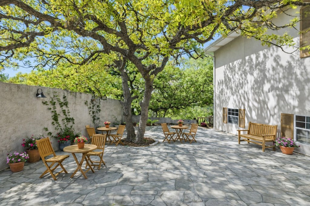 224 Ranch Rim Drive West Ingram, TX 78025 - Photo 9 of 47 Virtually Staged