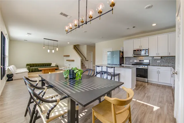 $2,600 | 6706 Hobby Wind Ridge Drive, Houston, TX 77075