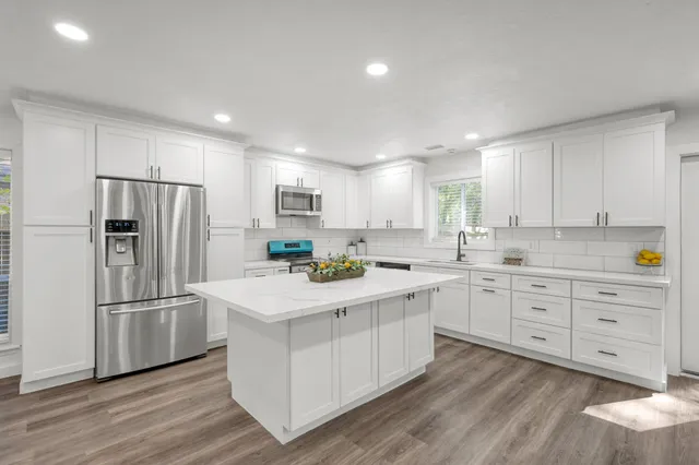 $525,000 | 26 Wishbonebush Road, The Woodlands, TX 77380