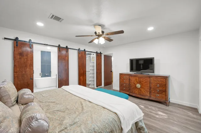 $525,000 | 26 Wishbonebush Road, The Woodlands, TX 77380