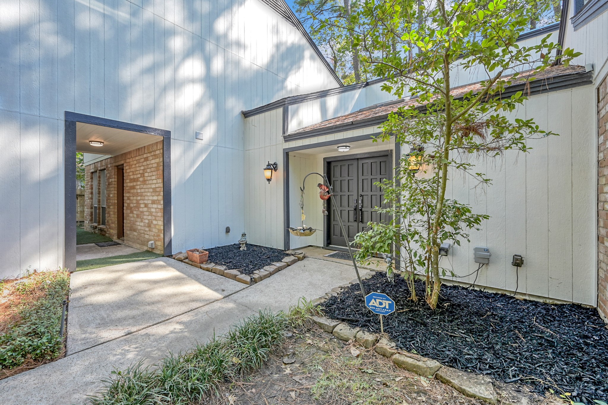 26 Wishbonebush Road The Woodlands, TX 77380 - Photo 2 of 37