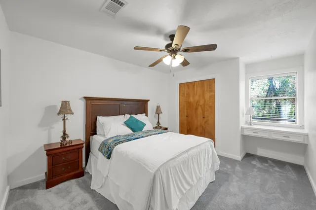 $525,000 | 26 Wishbonebush Road, The Woodlands, TX 77380