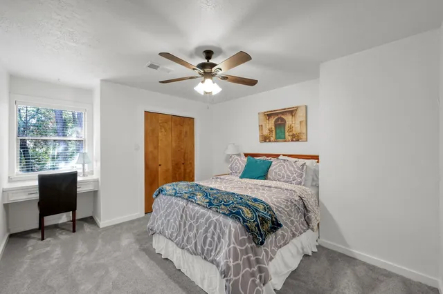 $525,000 | 26 Wishbonebush Road, The Woodlands, TX 77380