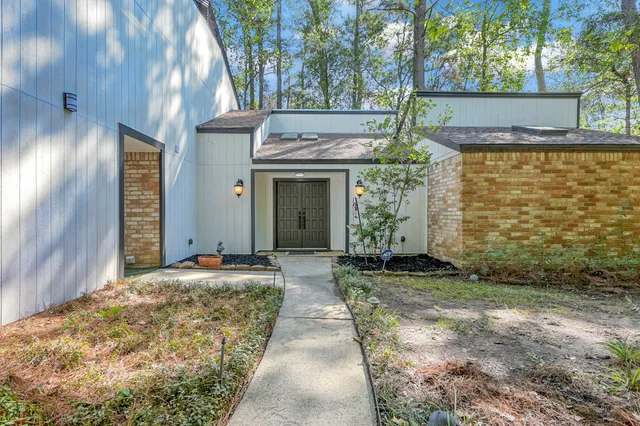 $525,000 | 26 Wishbonebush Road, The Woodlands, TX 77380