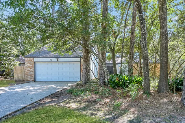 $525,000 | 26 Wishbonebush Road, The Woodlands, TX 77380