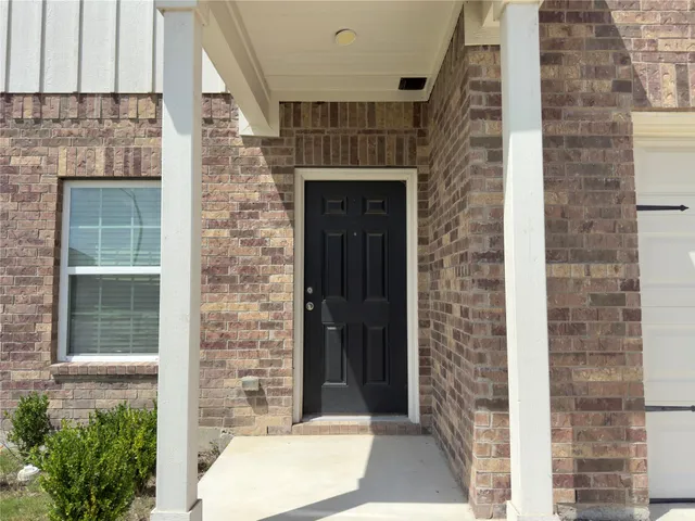 $280,999 | 18304 Speculator Lane, Elgin, TX 78621