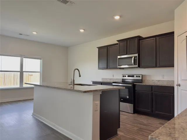 $280,999 | 18304 Speculator Lane, Elgin, TX 78621