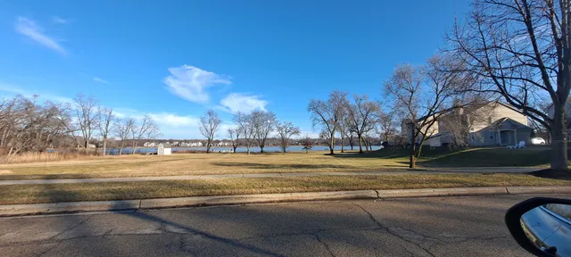 $209,900 | 612 Crystal Springs Court, Ingleside, IL 60041