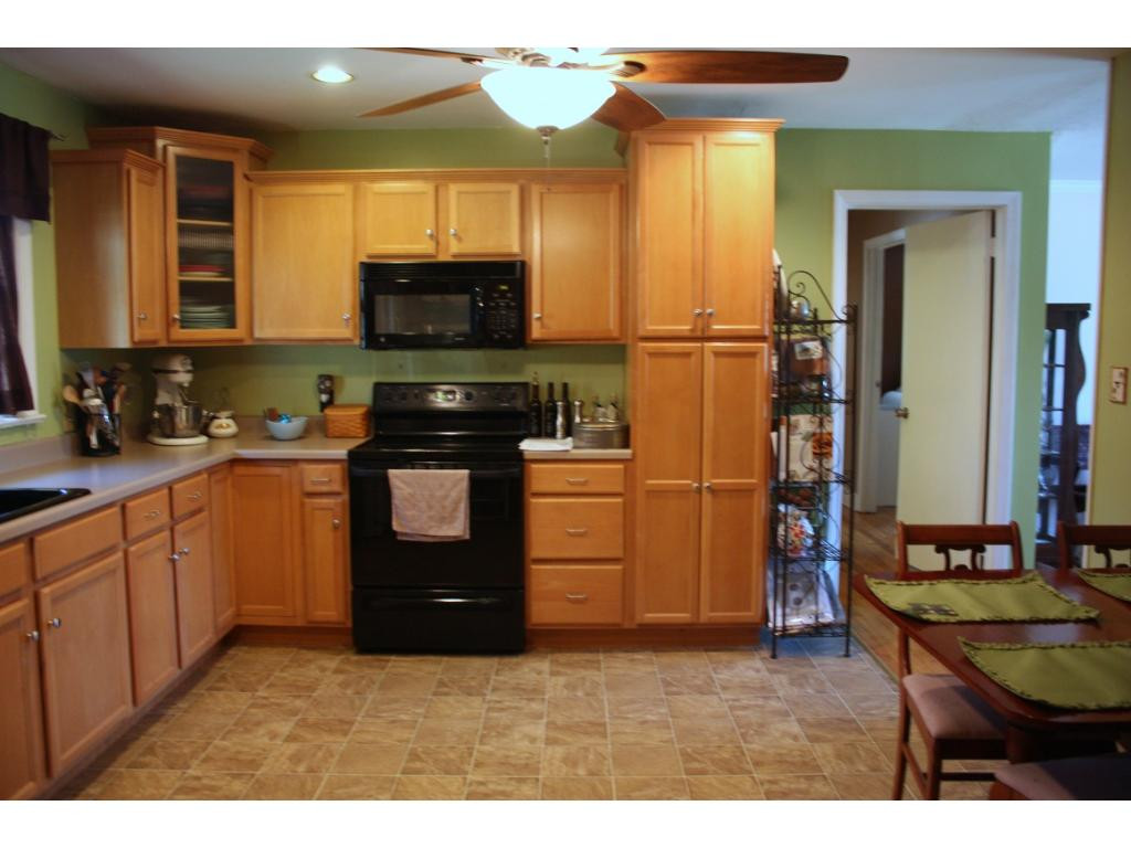 1906 Southside Road Elizabethton, TN 37643 - Photo 5 of 36 Photo 5