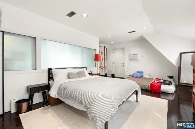 $3,500 | 9 Prospect Terrace, Montclair, NJ 07042