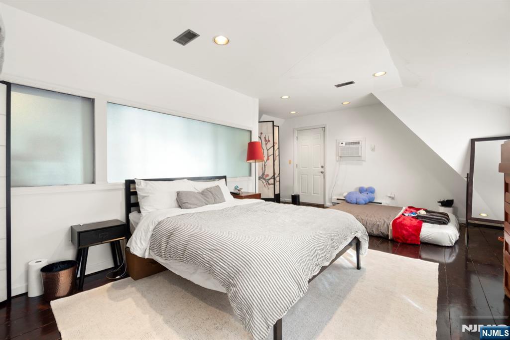 9 Prospect Terrace Montclair, NJ 07042 - Photo 12 of 16