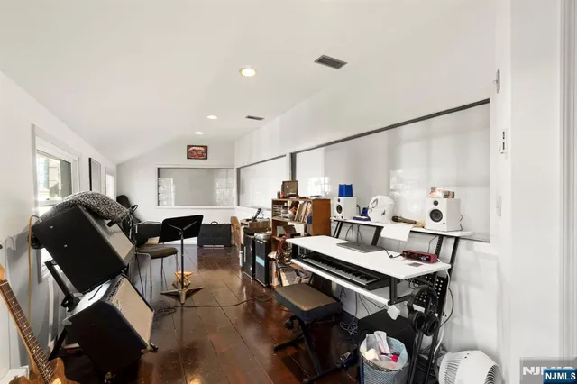 $3,500 | 9 Prospect Terrace, Montclair, NJ 07042