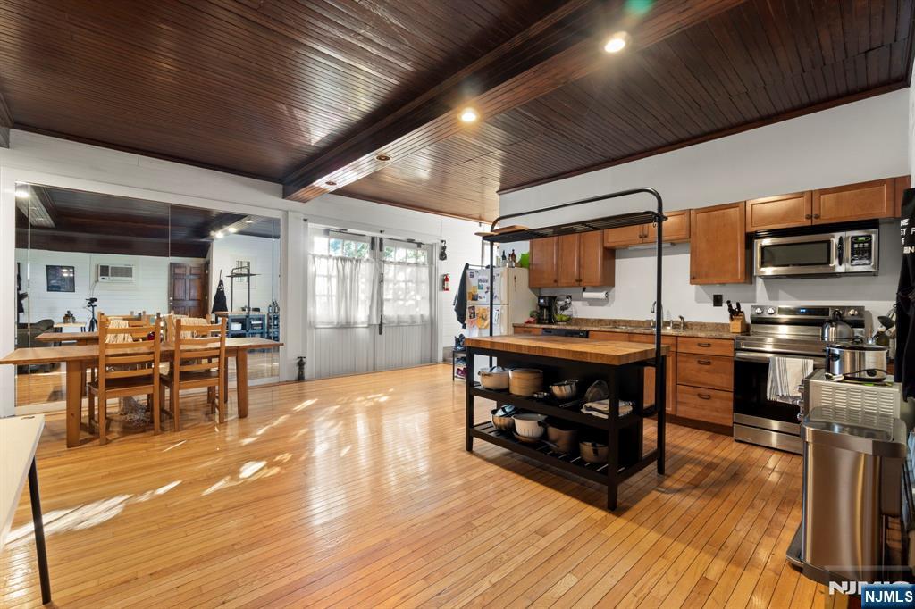 9 Prospect Terrace Montclair, NJ 07042 - Photo 4 of 16