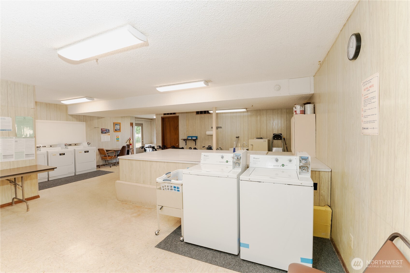 1415 84th Street Southeast, Unit 54 Everett, WA 98208 - Photo 18 of 19 a large white room with mirror and sink