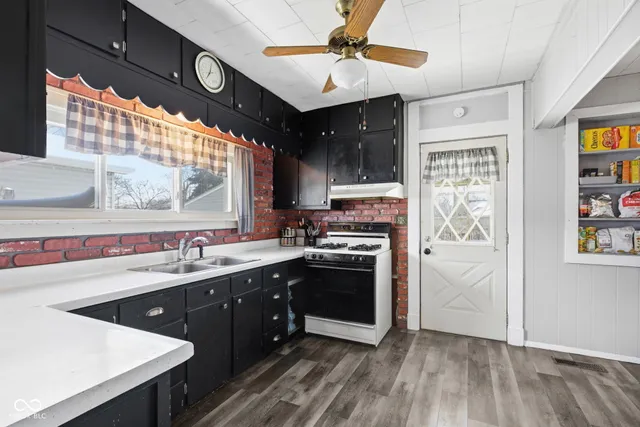 $169,900 | 909 South A Street, Elwood, IN 46036