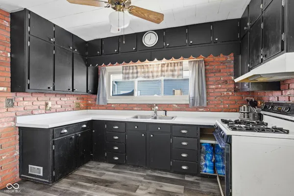 $149,900 | 909 South A Street, Elwood, IN 46036